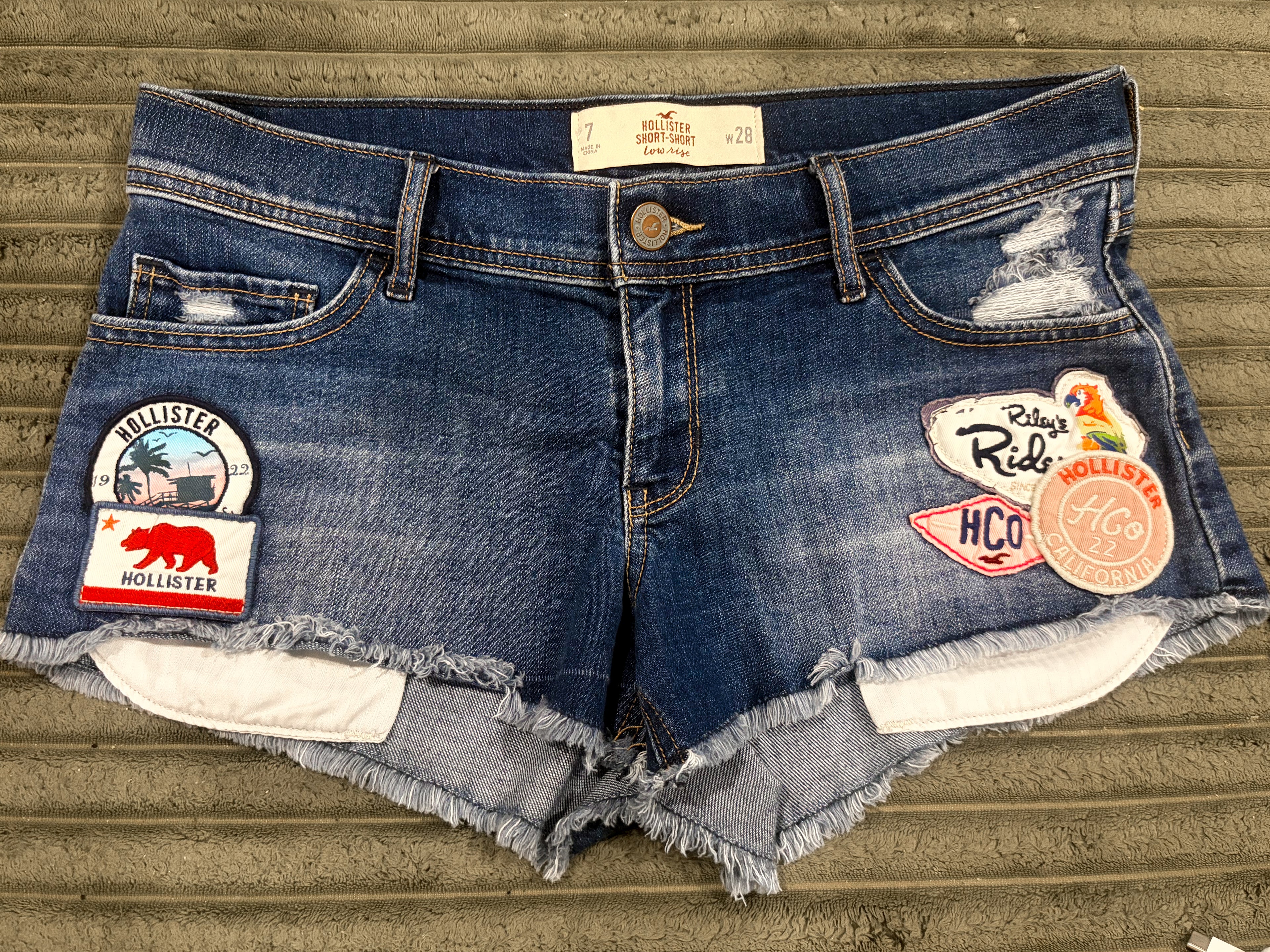 Women’s Low rise Hollister Jean shorts size 7