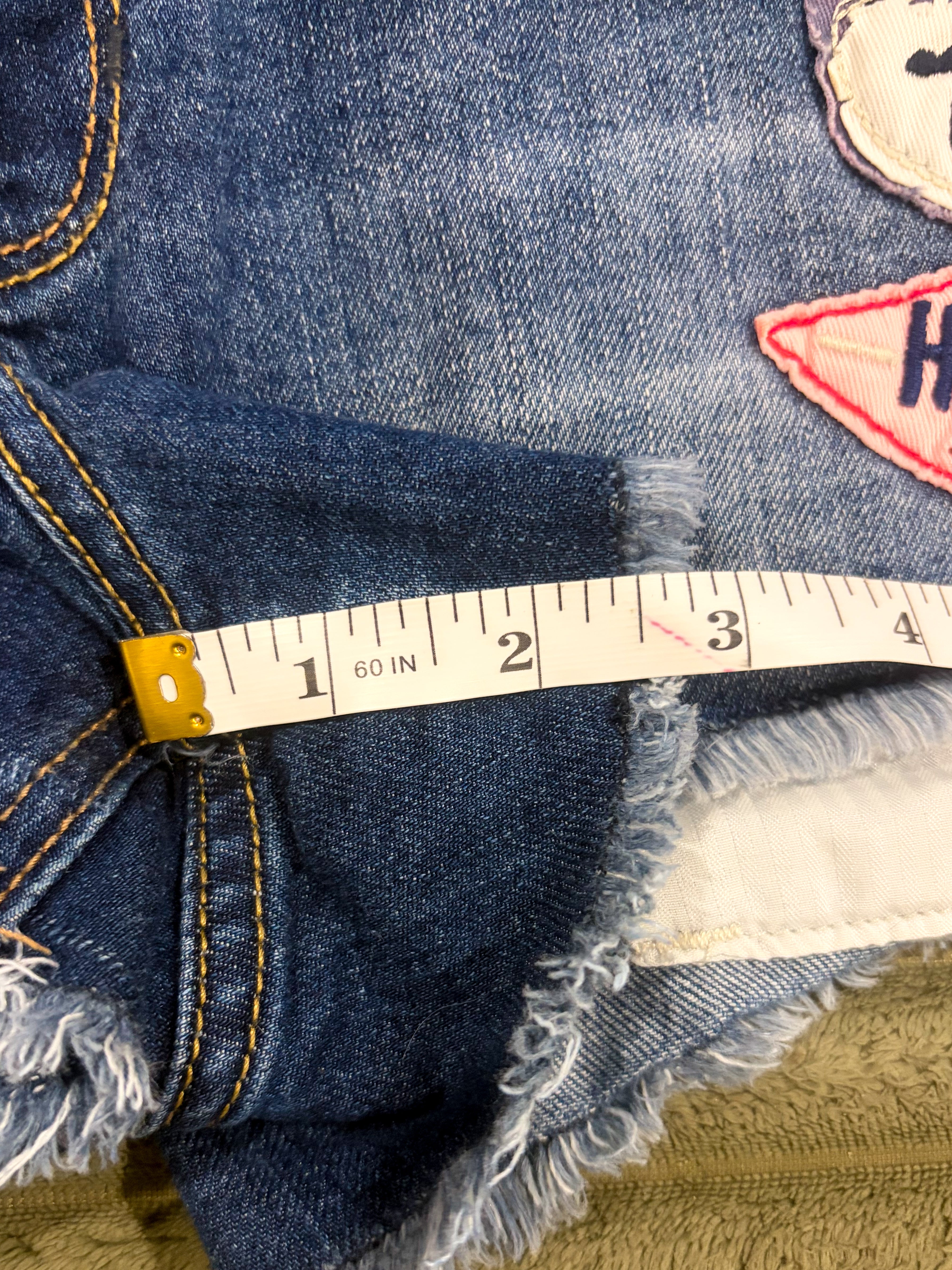 Women’s Low rise Hollister Jean shorts size 7