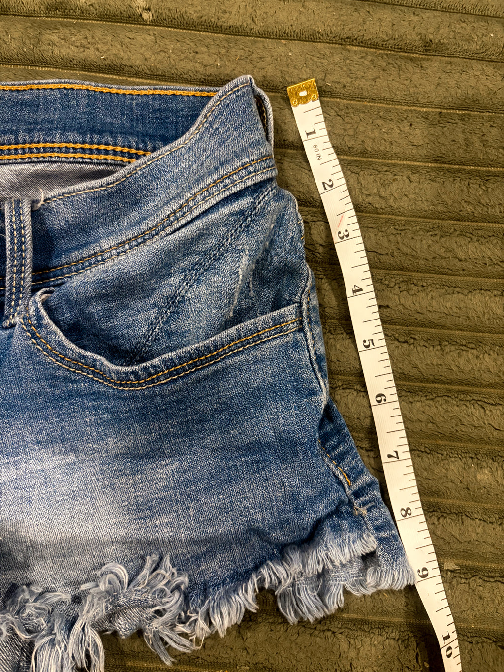 Women’s low rise Hollister denim shorts size 7