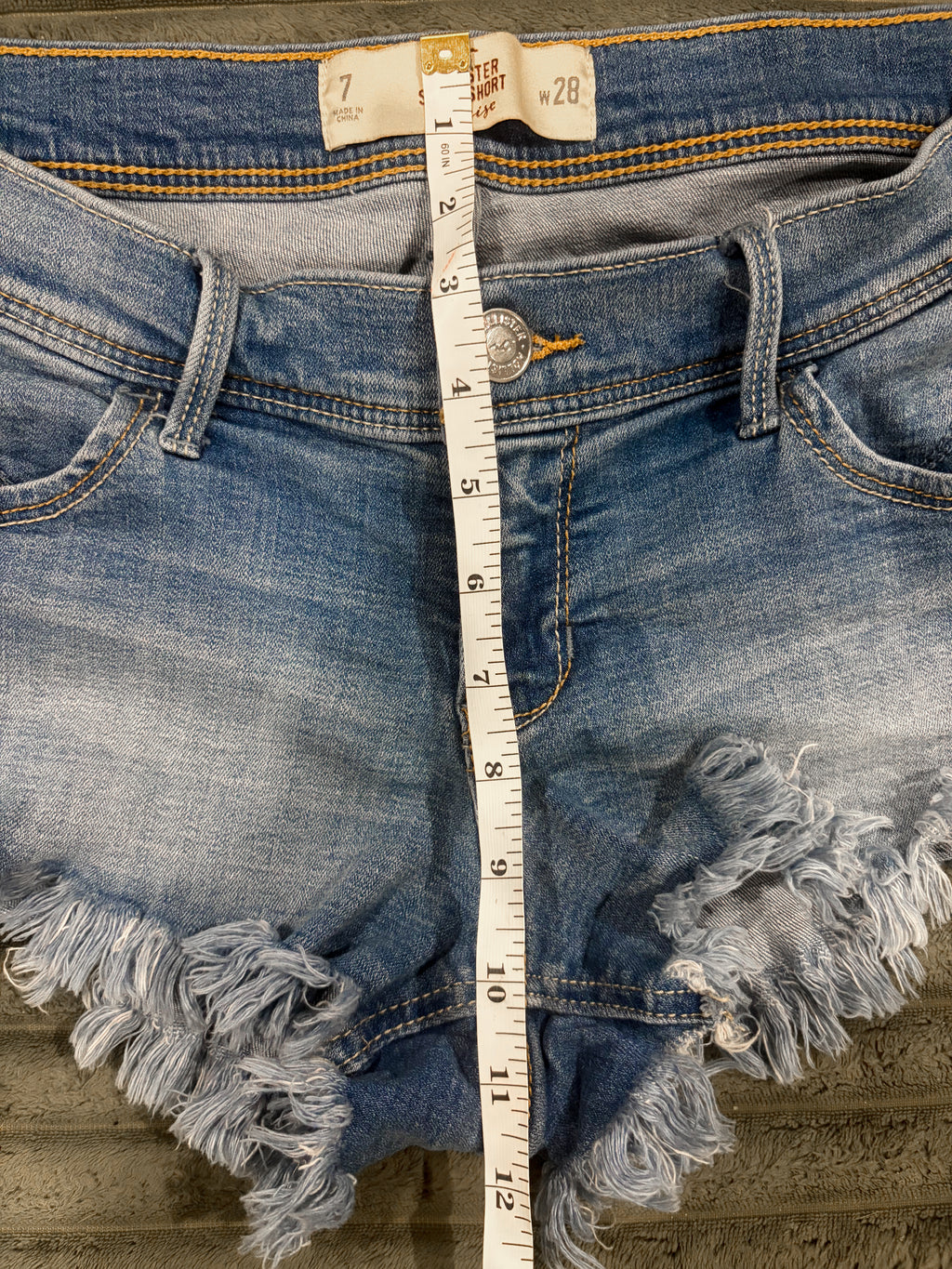 Women’s low rise Hollister denim shorts size 7