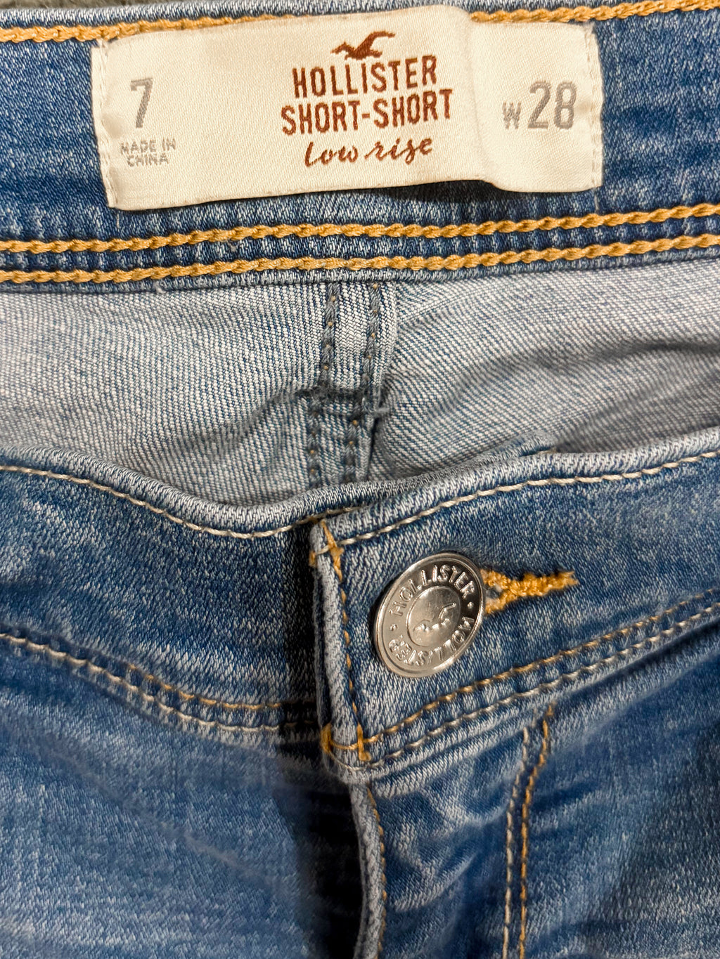 Women’s low rise Hollister denim shorts size 7