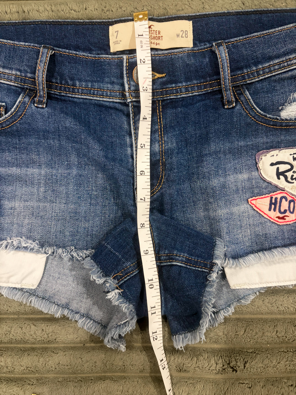 Women’s Low rise Hollister Jean shorts size 7