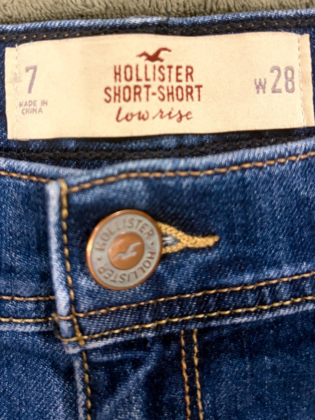 Women’s Low rise Hollister Jean shorts size 7