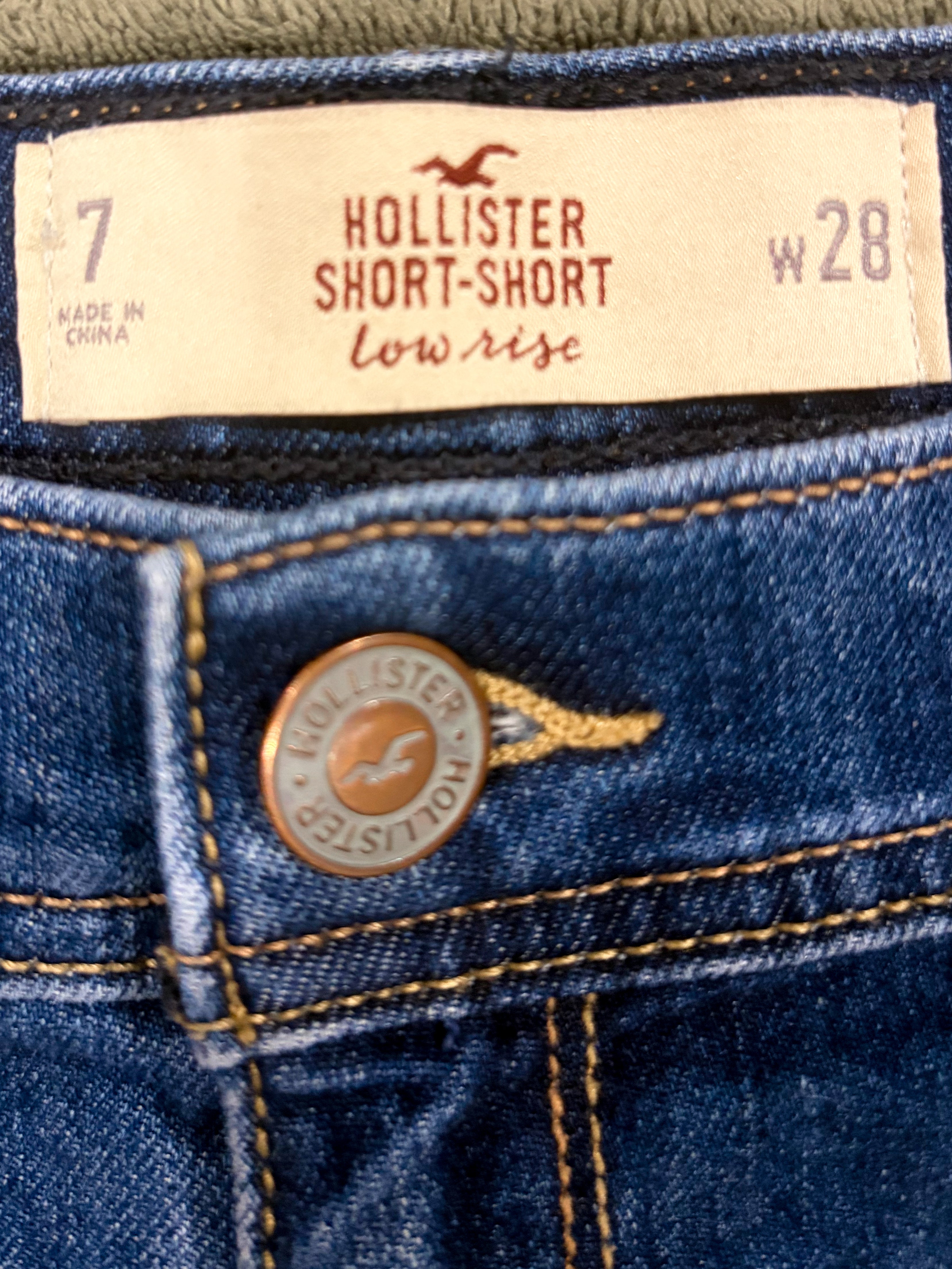 Women’s Low rise Hollister Jean shorts size 7